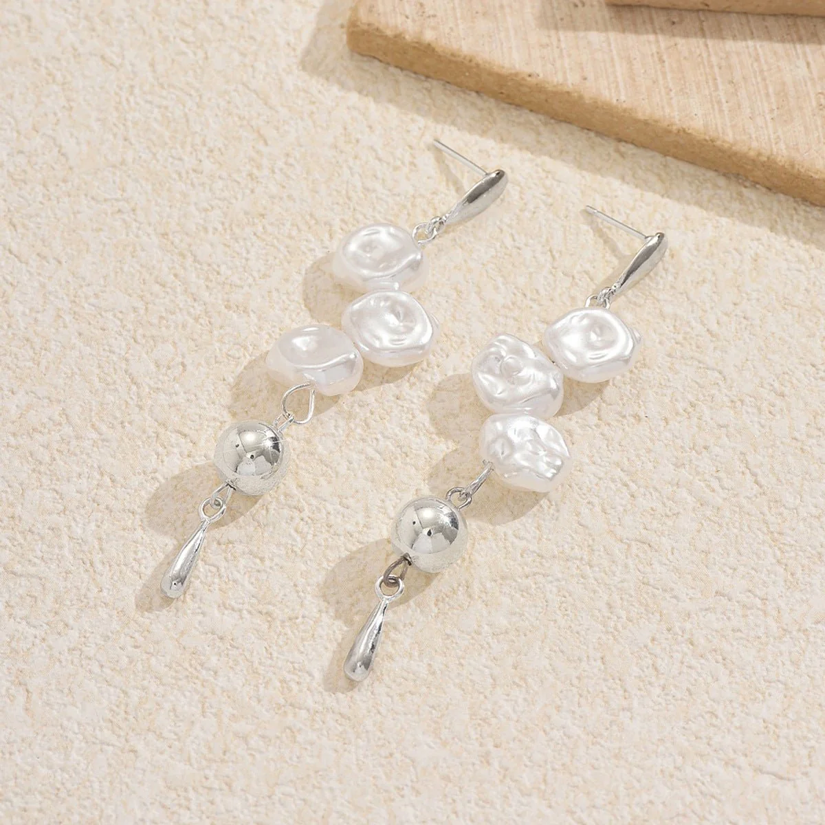 Artistic Asymmetric Pearl Drop Earrings (MAC325) - Image 3