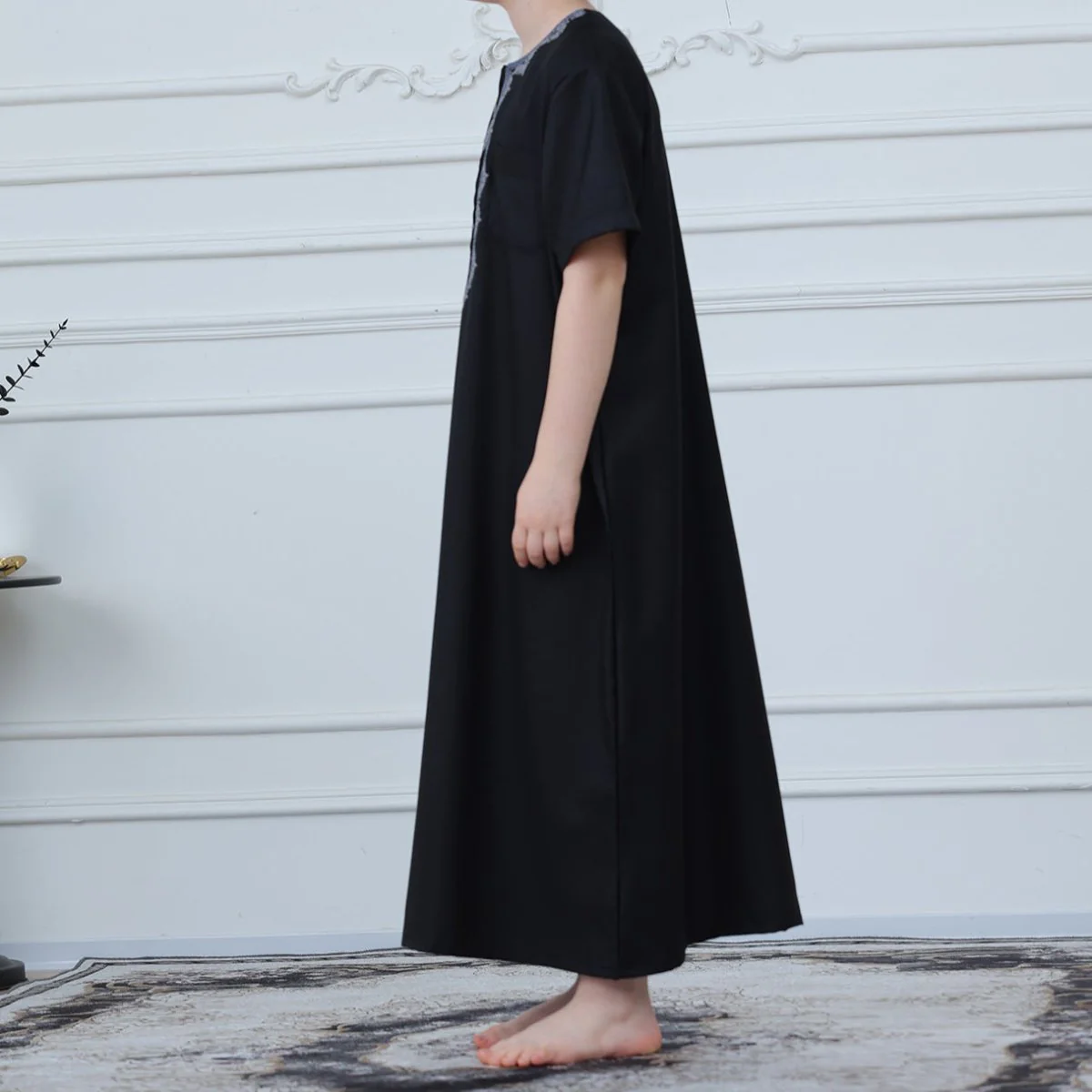 Boys Black Short Sleeve Embroidered Thobe with Pockets(MKB019) - Image 3
