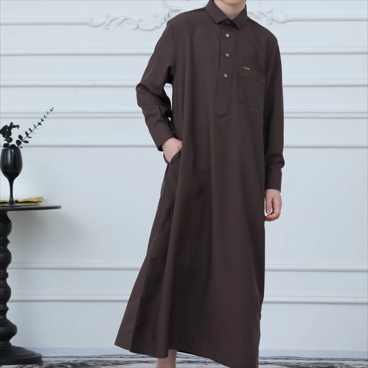 Boys' Classic Thobe with Collar & Pockets(MKB024) - Image 4