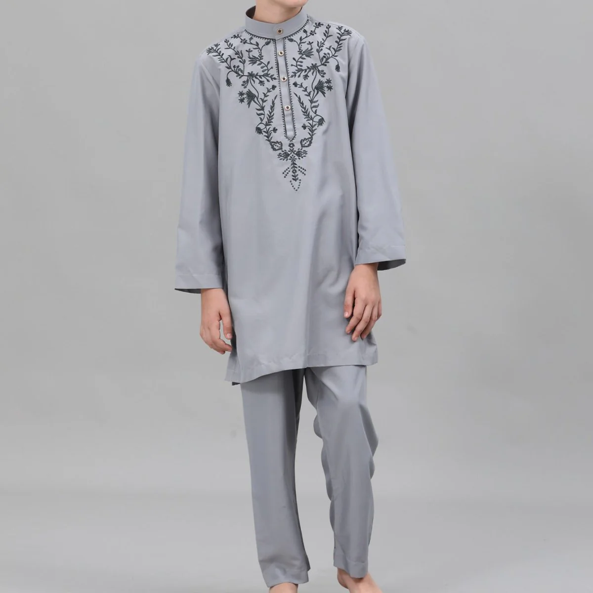 Boys' Embroidered Thobe Set with Pants(MKB034) - Image 3