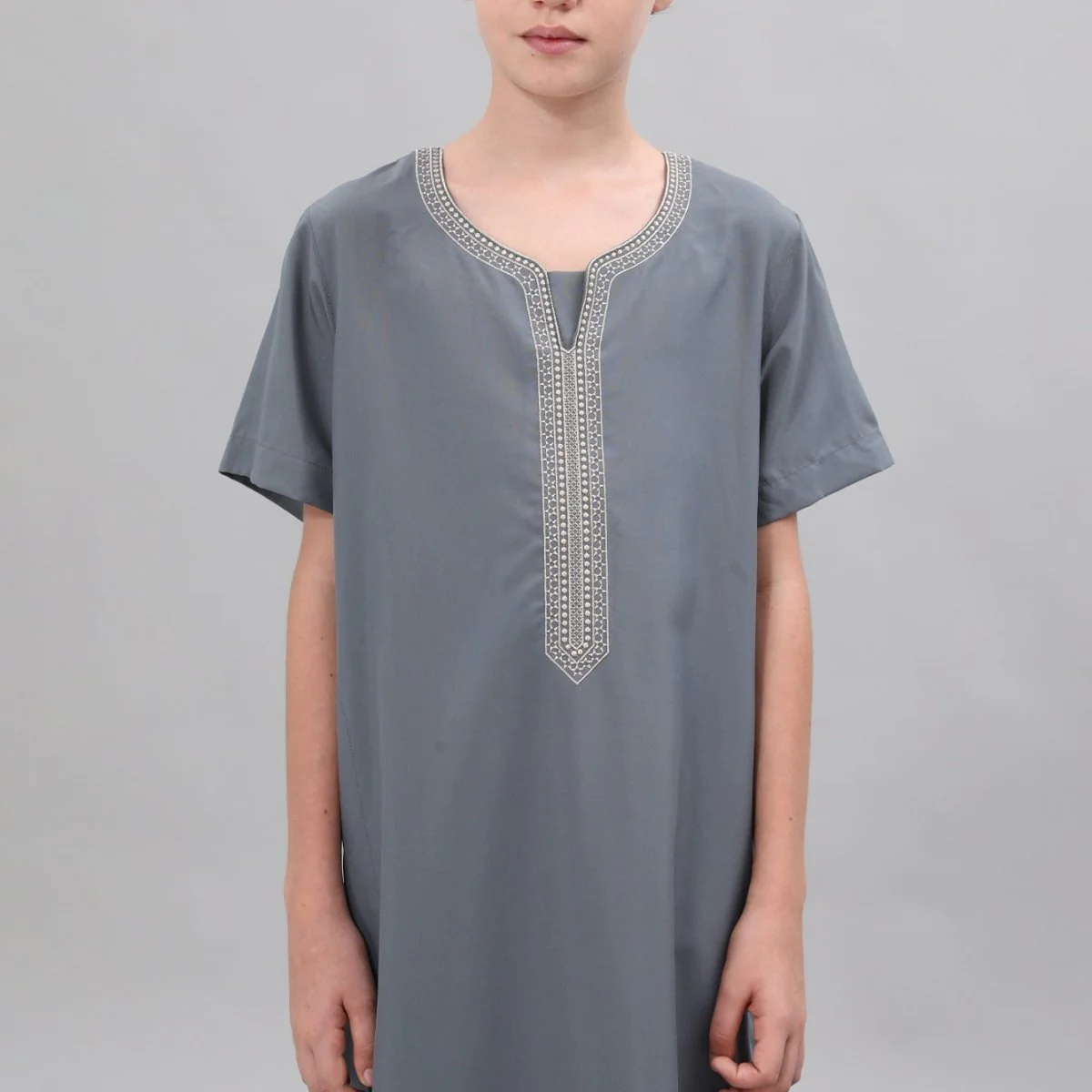 Boys' Embroidered Thobe with Side Pockets(MKB035) - Image 10