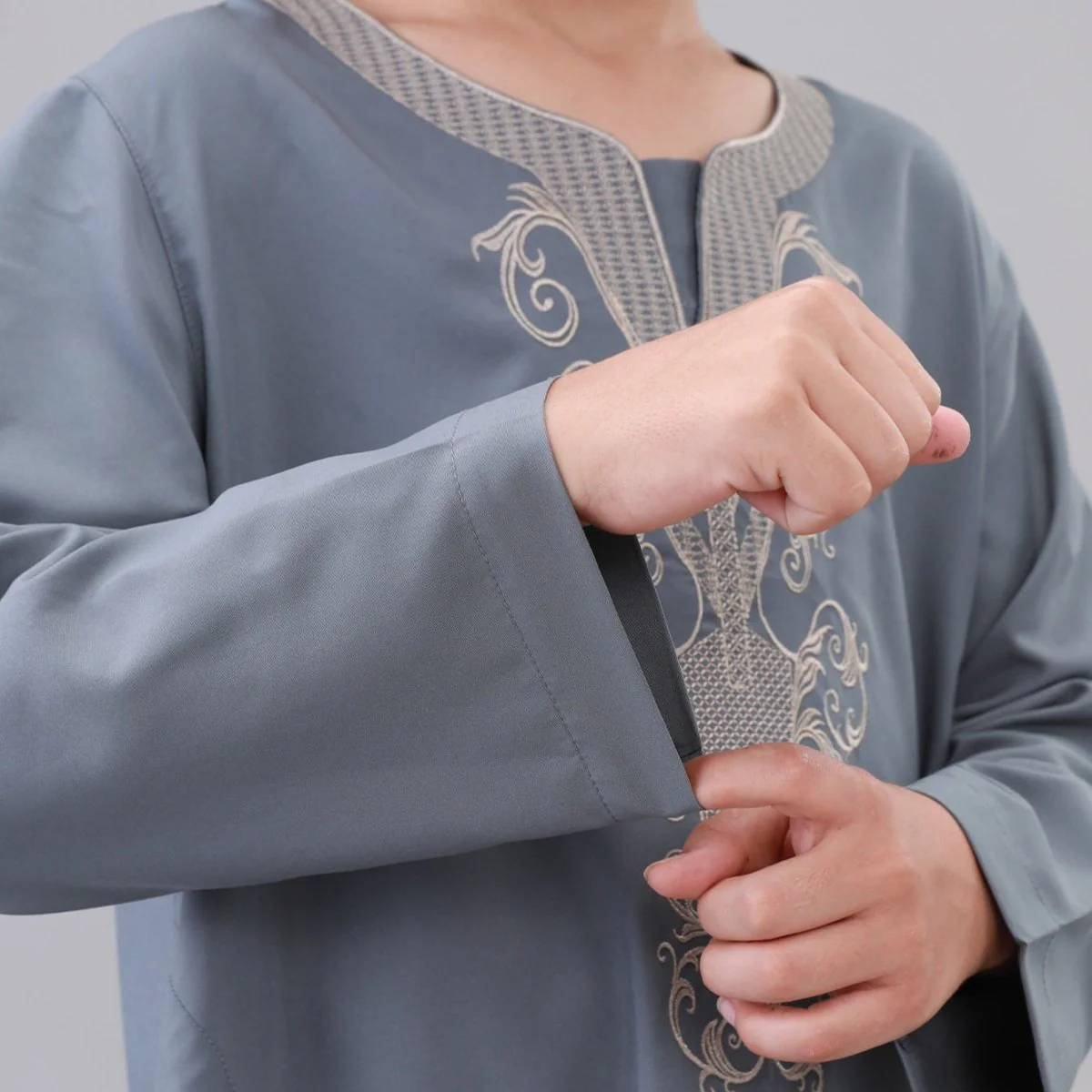 Boys' Embroidered Thobe with Side Pockets(MKB035) - Image 14
