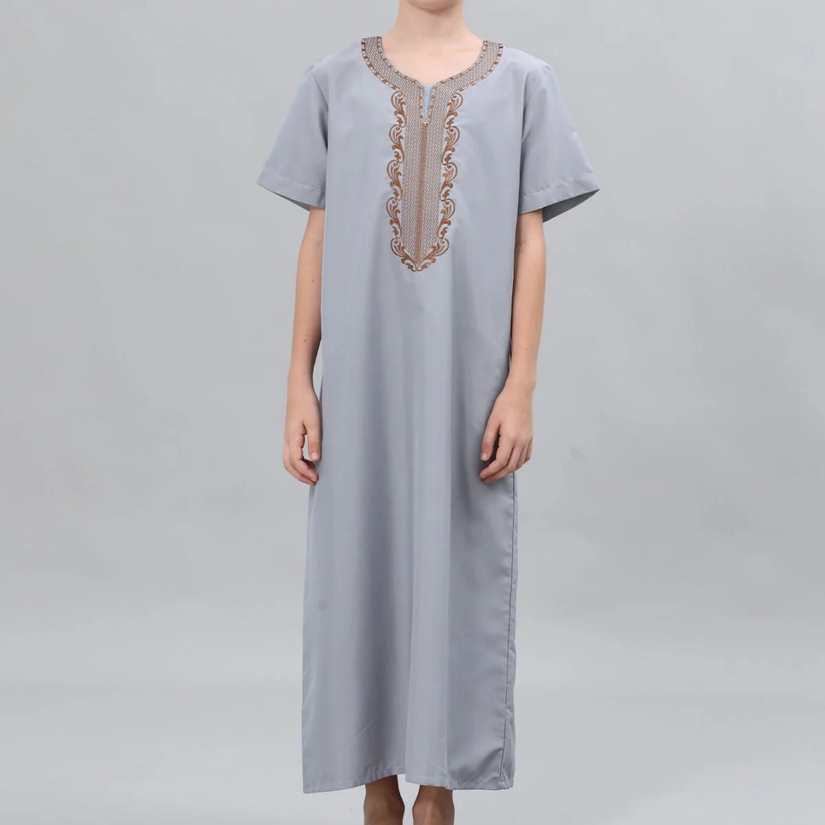 Boys' Embroidered Thobe with Side Pockets(MKB035) - Image 4