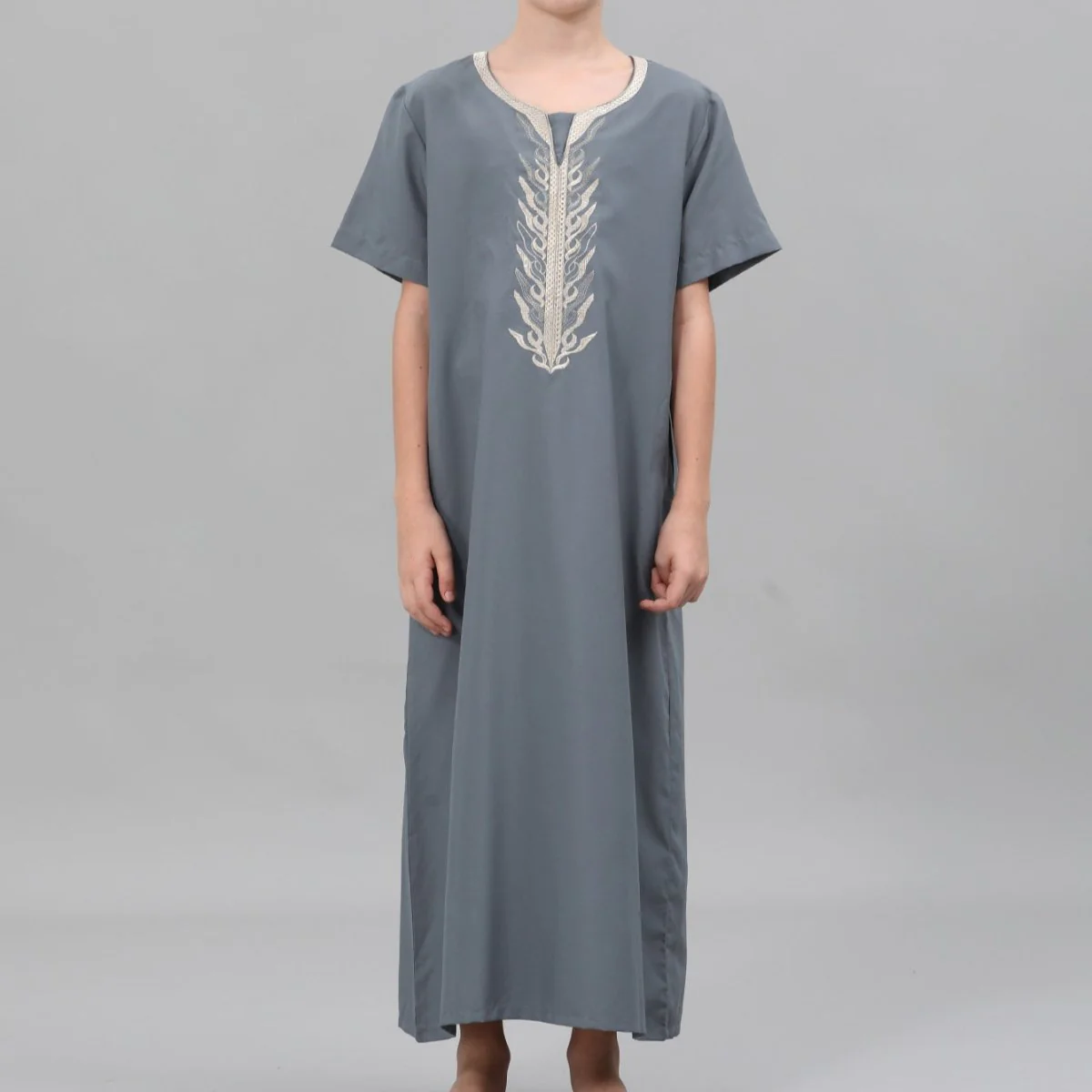 Boys' Embroidered Thobe with Side Pockets(MKB035) - Image 5