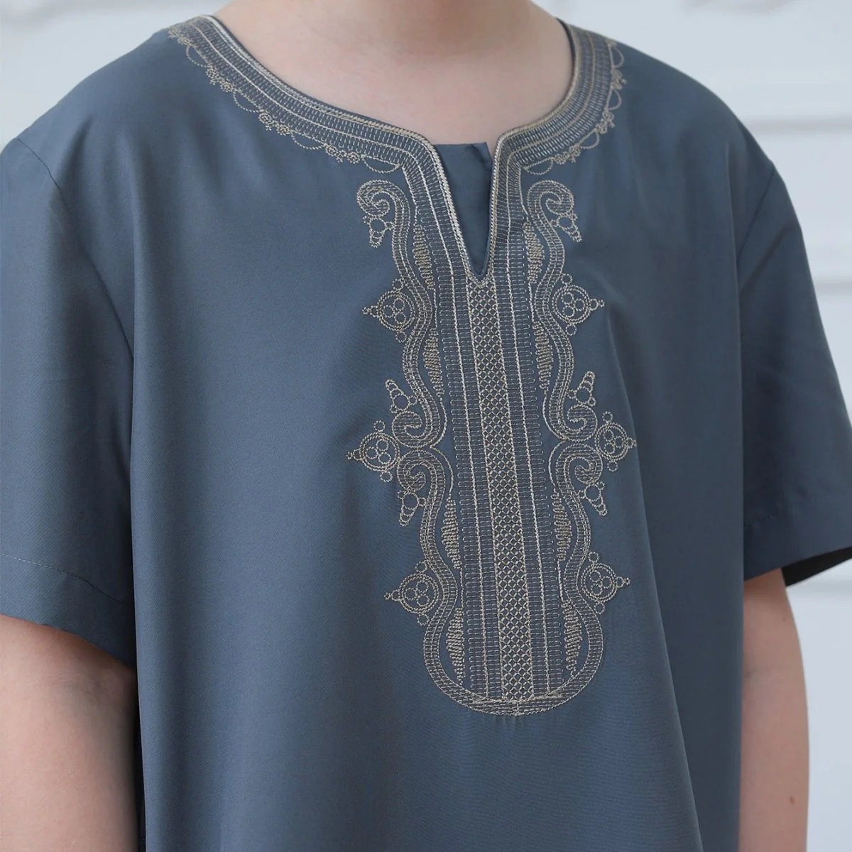 Boys' Embroidered Thobe with Side Pockets(MKB029) - Image 6