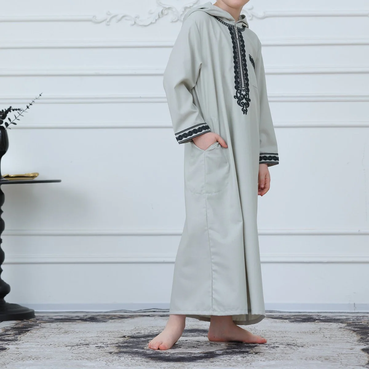 Boys' Hooded Embroidered Thobe with Pockets(MKB030) - Image 2