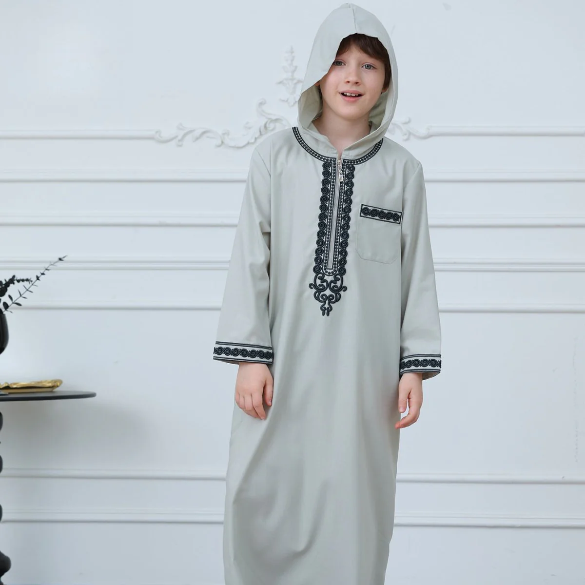 Boys' Hooded Embroidered Thobe with Pockets(MKB030) - Image 8