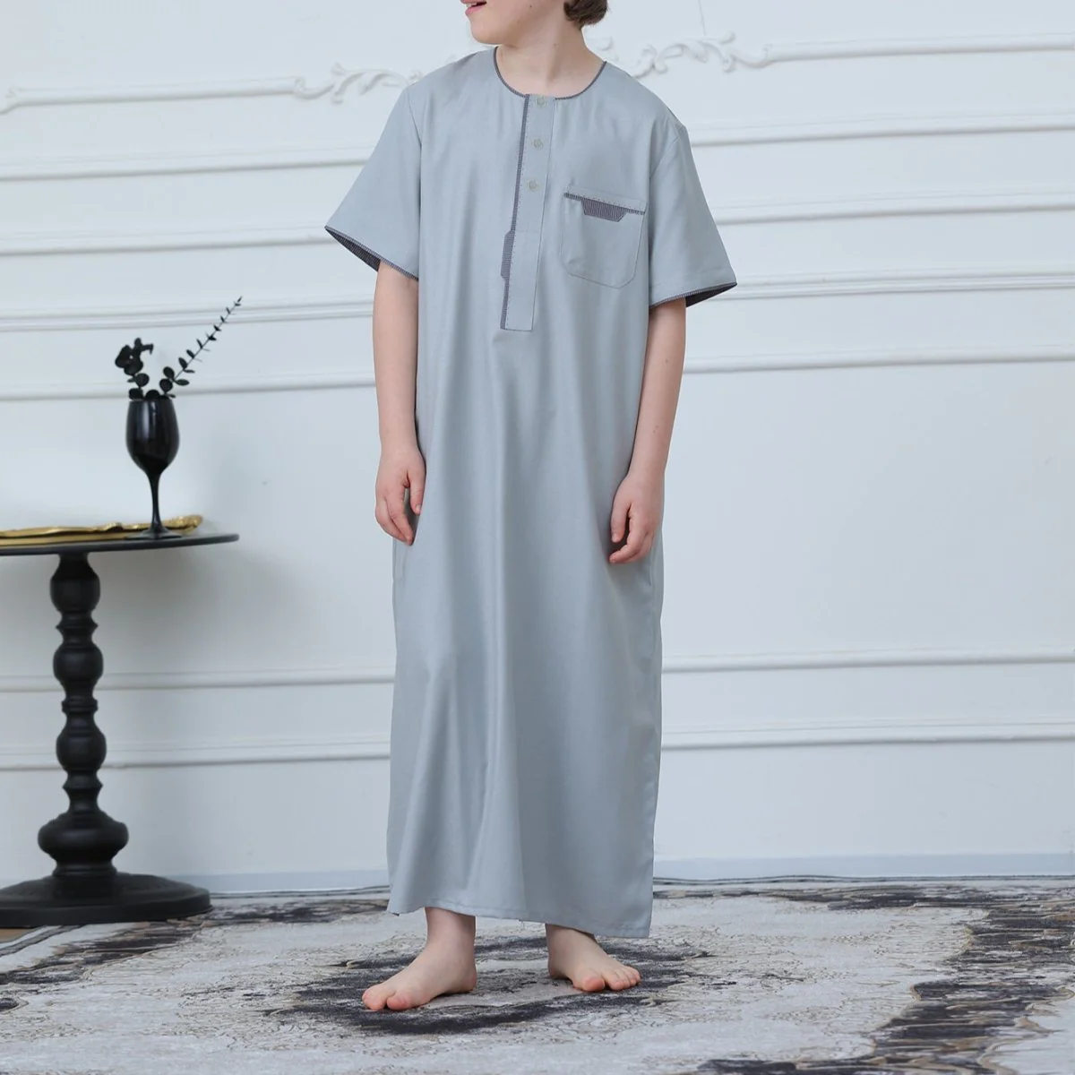 Boys' Thobe with Contrast Stitching & Pockets(MKB033) - Image 3