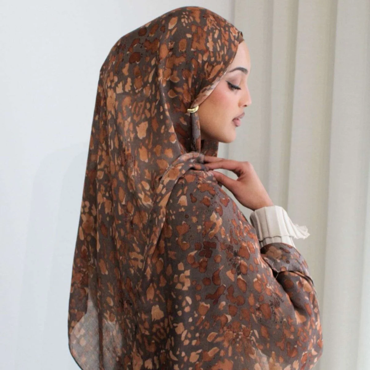 ‌Breathable Versatile Stylish Headscarf Floral-Print Hijab (MH177) - Image 4