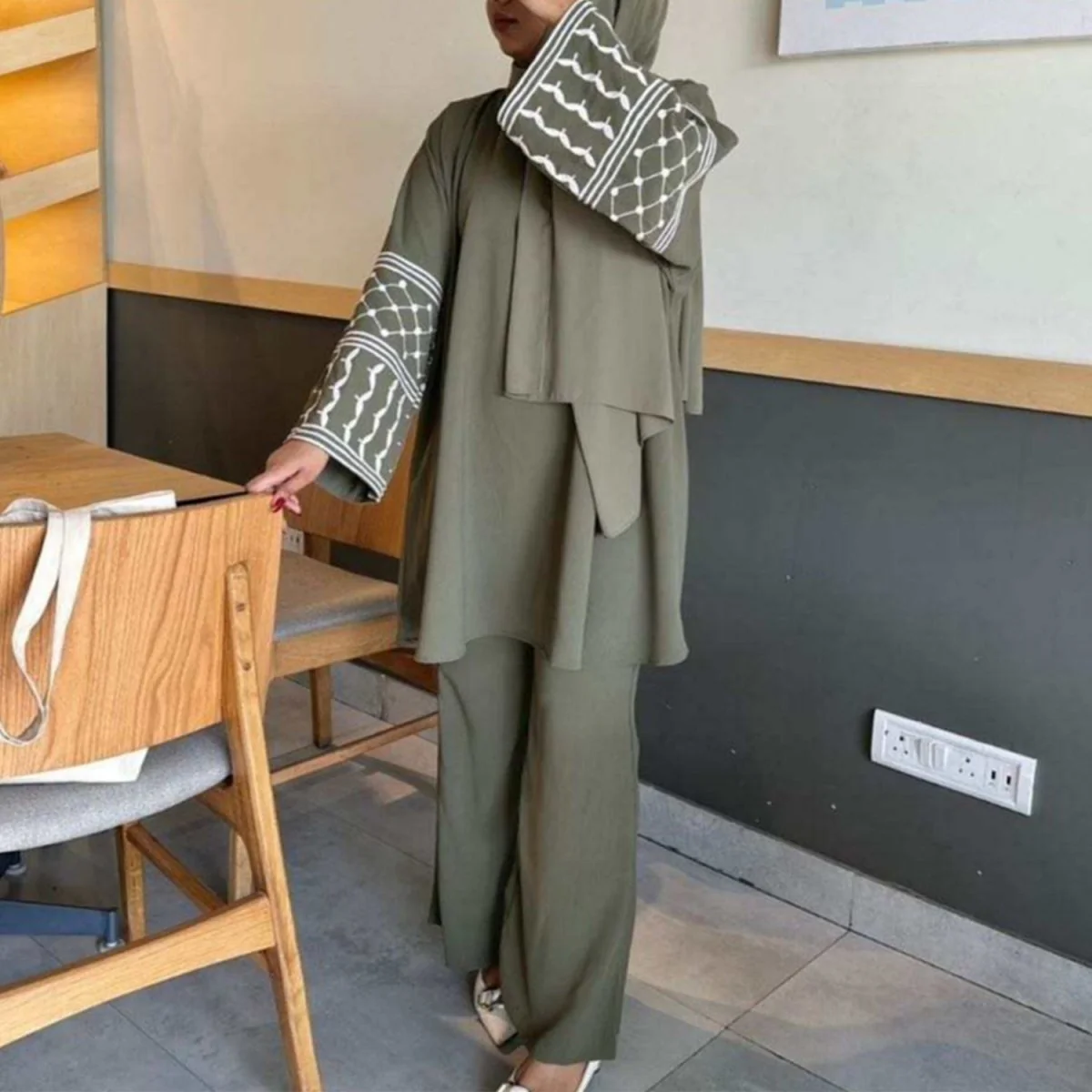 Crepe Embroidered Cuffs Top And Loose Pants 2-Piece Set (MS076) - Image 4