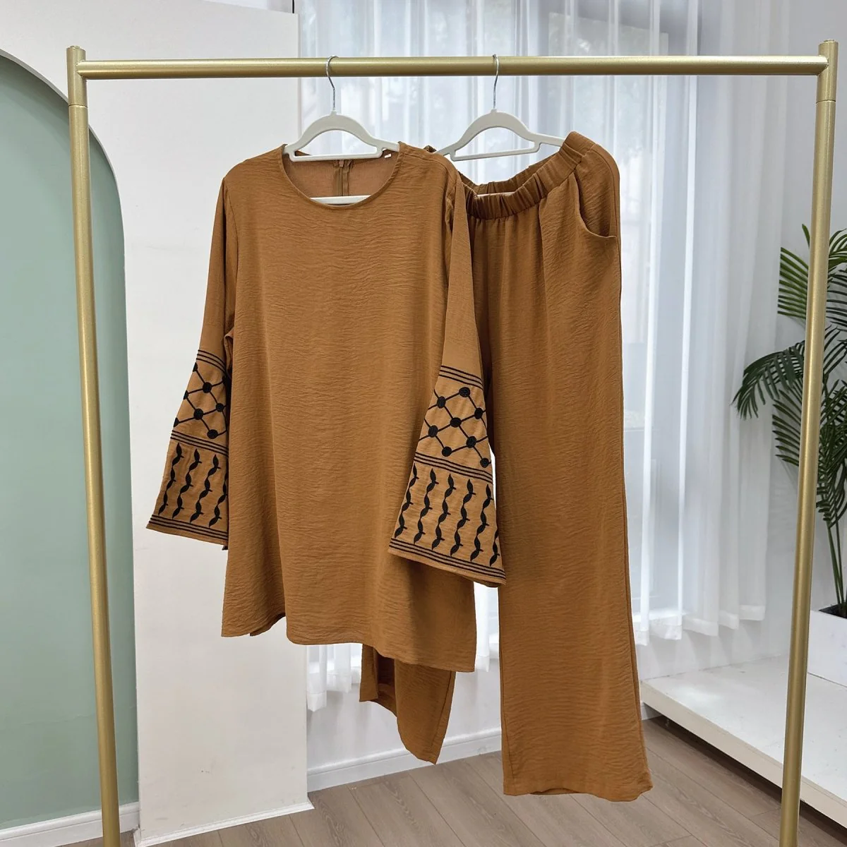 Crepe Embroidered Cuffs Top And Loose Pants 2-Piece Set (MS076) - Image 6