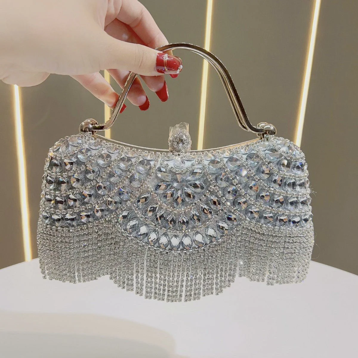 Crystal-Embellished Clutch Bag with Tassels – Versatile Evening Purse for Weddings & Galas (MAC276)
