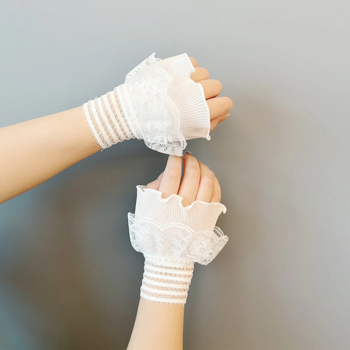 Double Layer Lace Ruffle Cuff Sleeves (MAC421) - Image 2