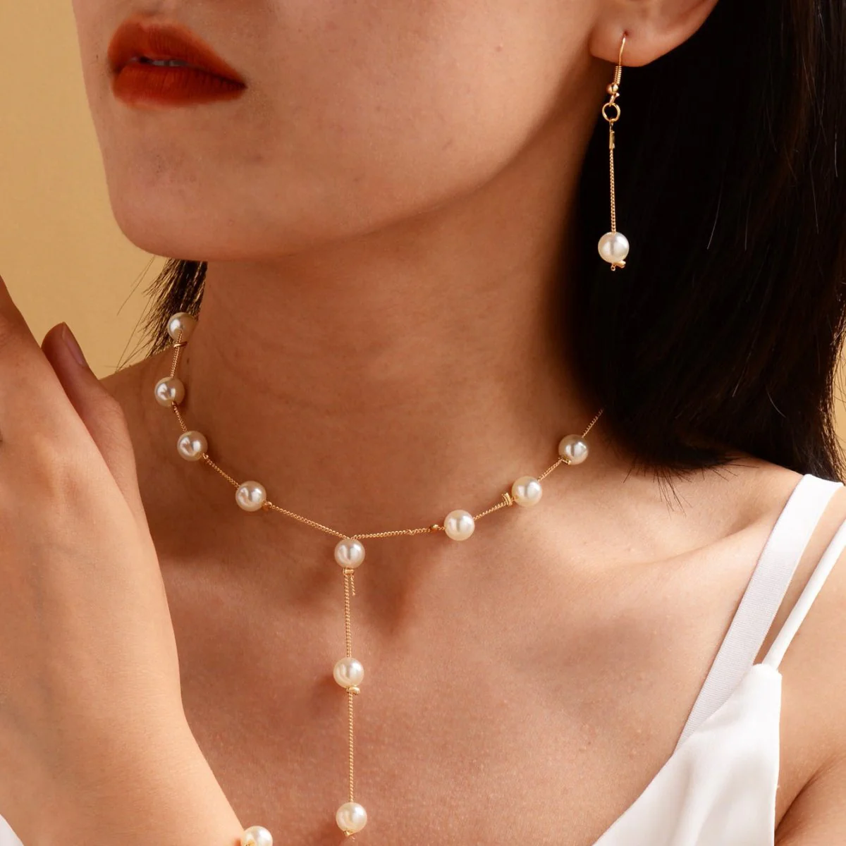 Elegance Pearl Earrings & Necklace Ensemble (MAC313) - Image 2