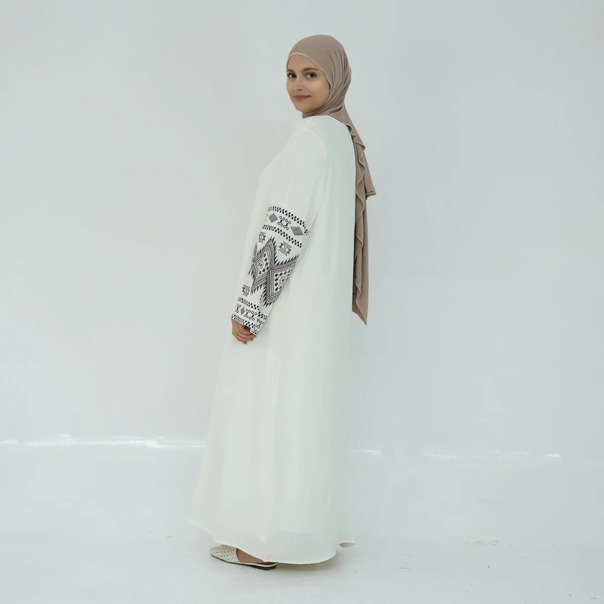 Elegant Embroidered Casual Abaya (MA139) - Image 3