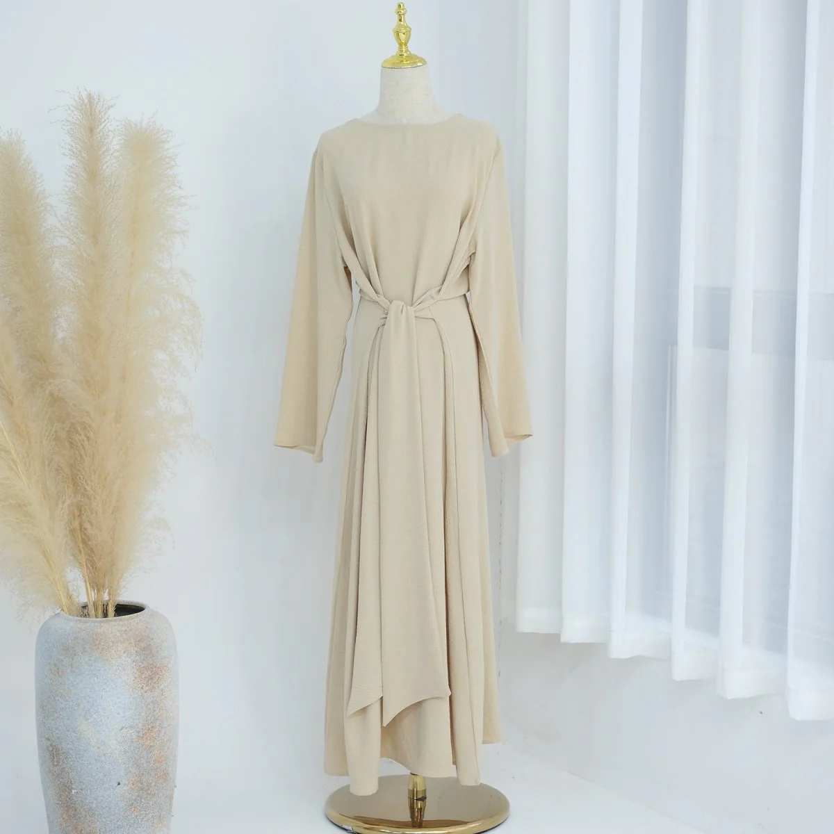 Elegant Lace-up Slim Fit Crepe Abaya (MA136) - Image 10