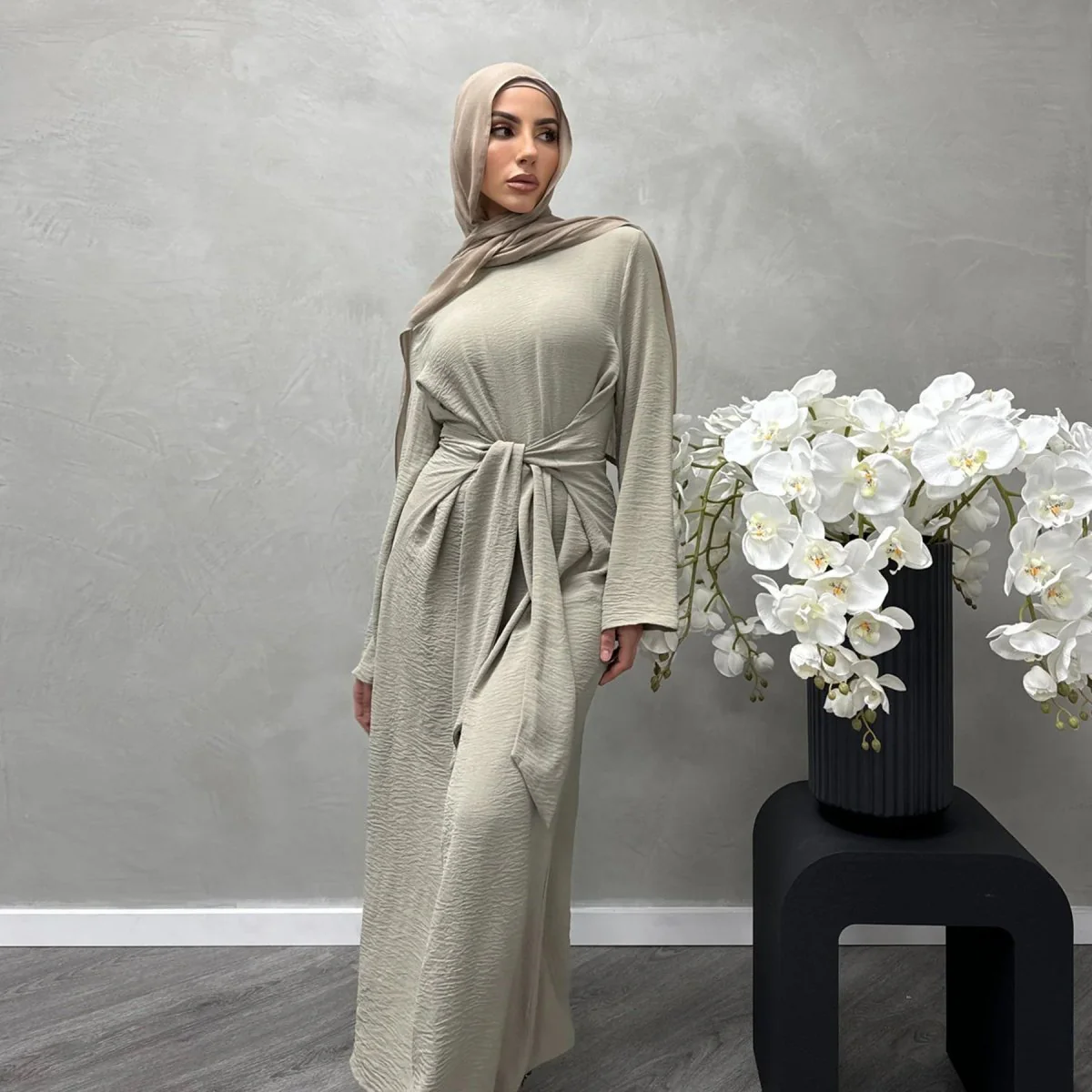 Elegant Lace-up Slim Fit Crepe Abaya (MA136) - Image 4