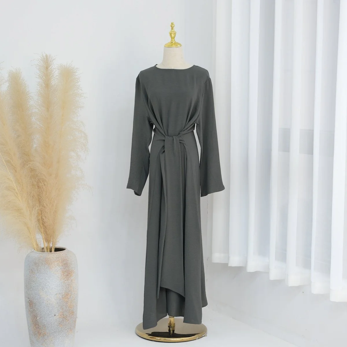 Elegant Lace-up Slim Fit Crepe Abaya (MA136) - Image 9
