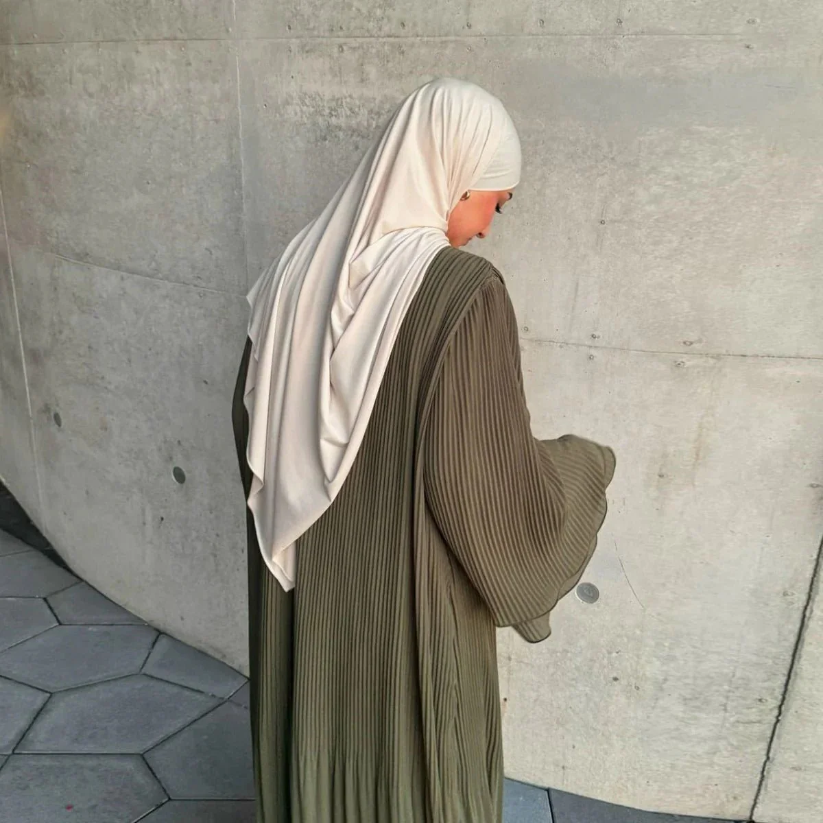 Elegant Muslim Women's Pleated Chiffon Pullover Robe Dress Modest Solid Color Abaya with Flared Sleeves (MA176) - Image 5