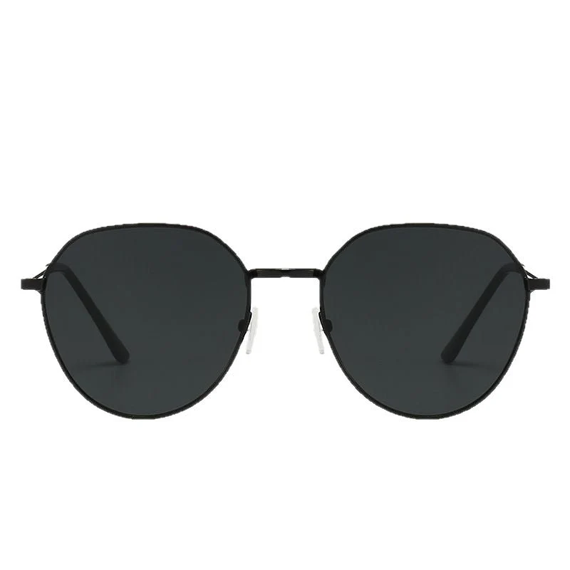 Elegant Retro Sunglasses for Women Classic with Gradient Lenses (MAC264) - Image 5