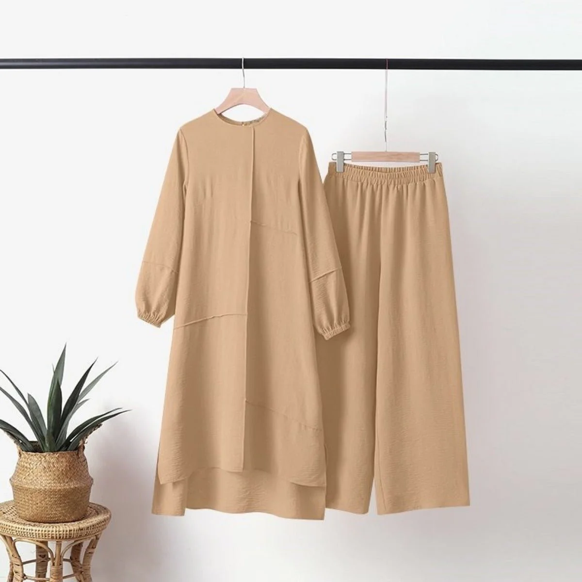 Elegant Sportswear Two-Piece Set | Modest Muslim Athleisure Bubble Sleeve Top & Wide Leg Pants (MS101) - Image 3