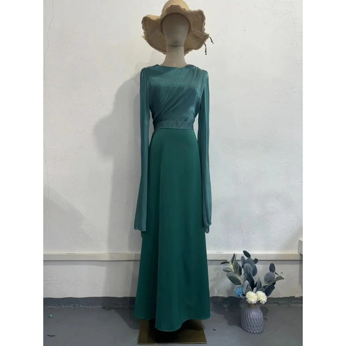 Elegant Summer Satin Slim Dress with Glass Yarn Pendulum Sleeves (MA161) - Image 12