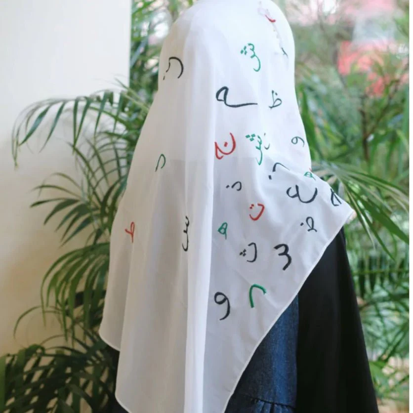 Free Palestine Chiffon Hijab – Cultural Statement Scarf with Arabic Letter Design (MH107) - Image 3