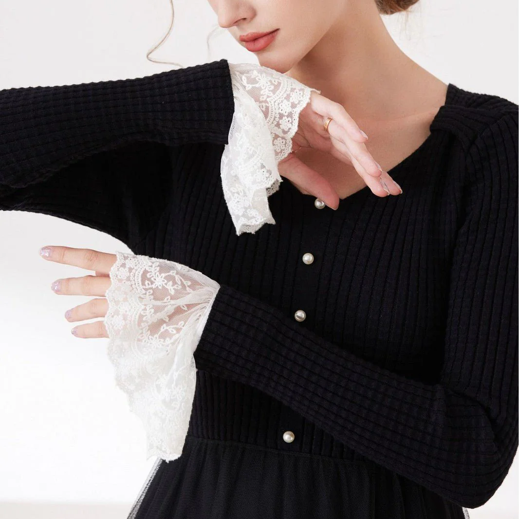 Lace Bell Cuff Sleeves (MAC419) - Image 3