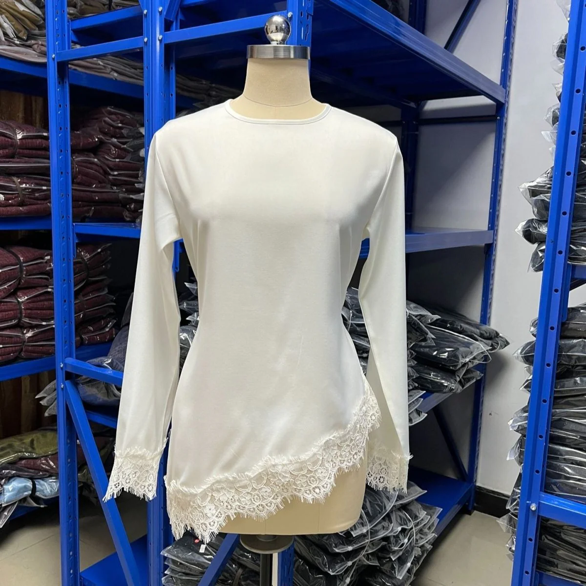 Lace Trim Asymmetric Hem Top(MS389) - Image 4