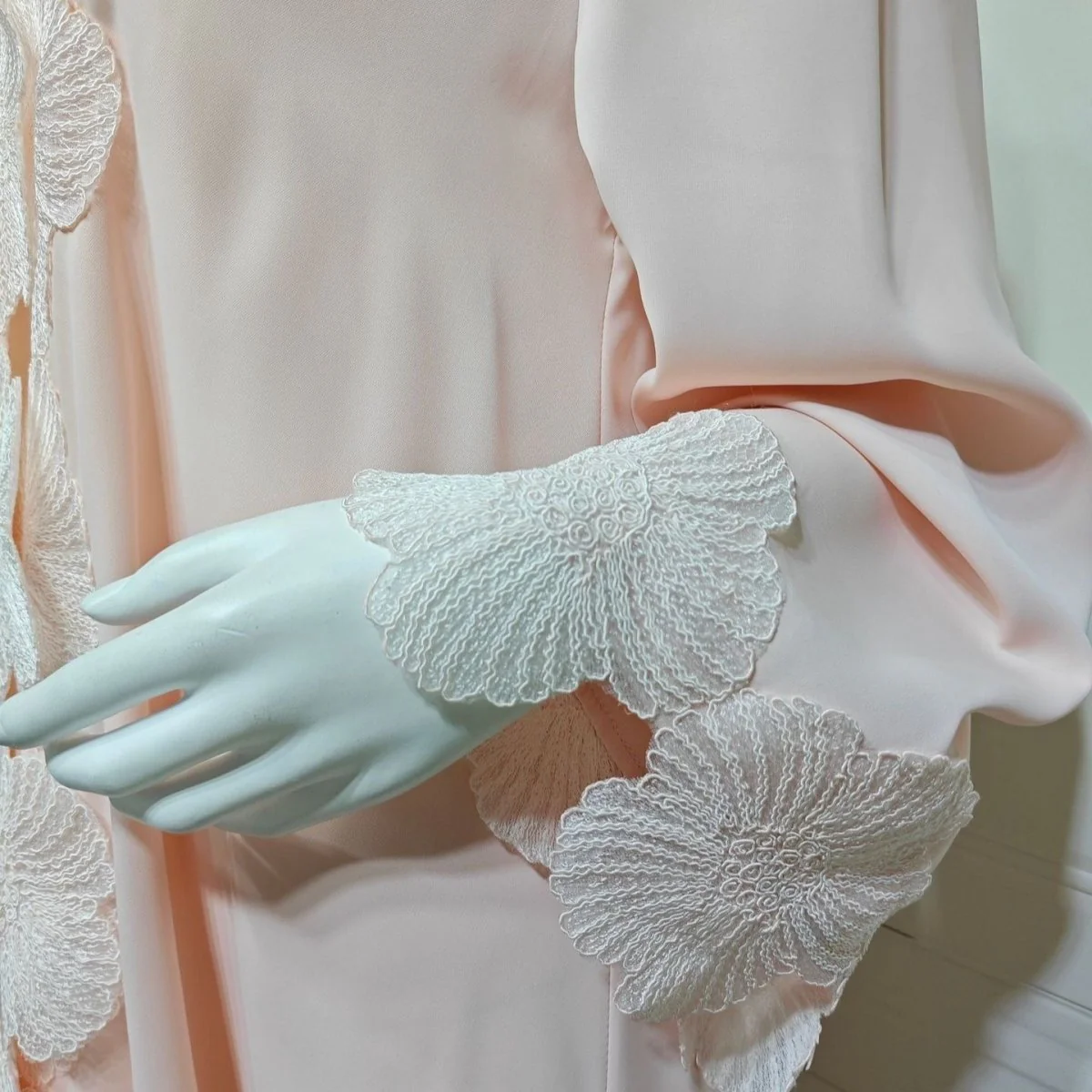 loral Appliqué Open Abaya (MOA286) - Image 10