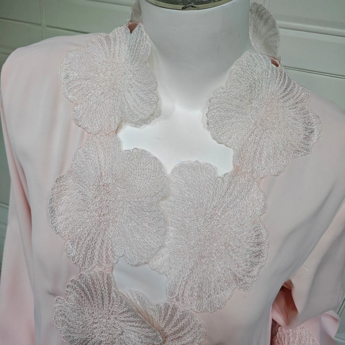 loral Appliqué Open Abaya (MOA286) - Image 9