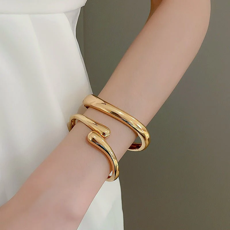 Luxury Minimalist Glossy High-grade Shiny Bracelets -   Simple Temperament Cold-Tone Bangles (MAC242) - Image 13