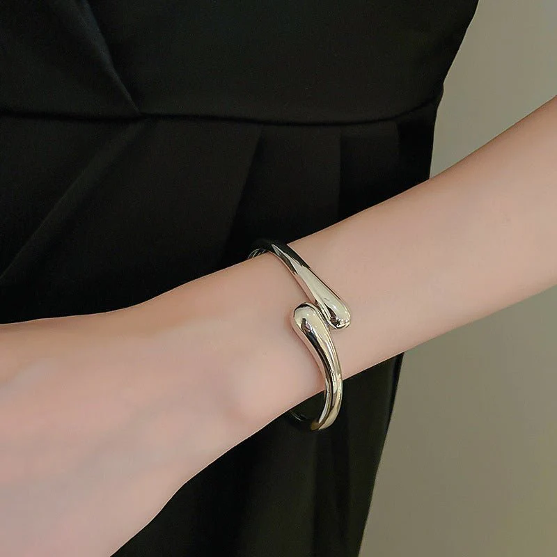 Luxury Minimalist Glossy High-grade Shiny Bracelets -   Simple Temperament Cold-Tone Bangles (MAC242) - Image 3