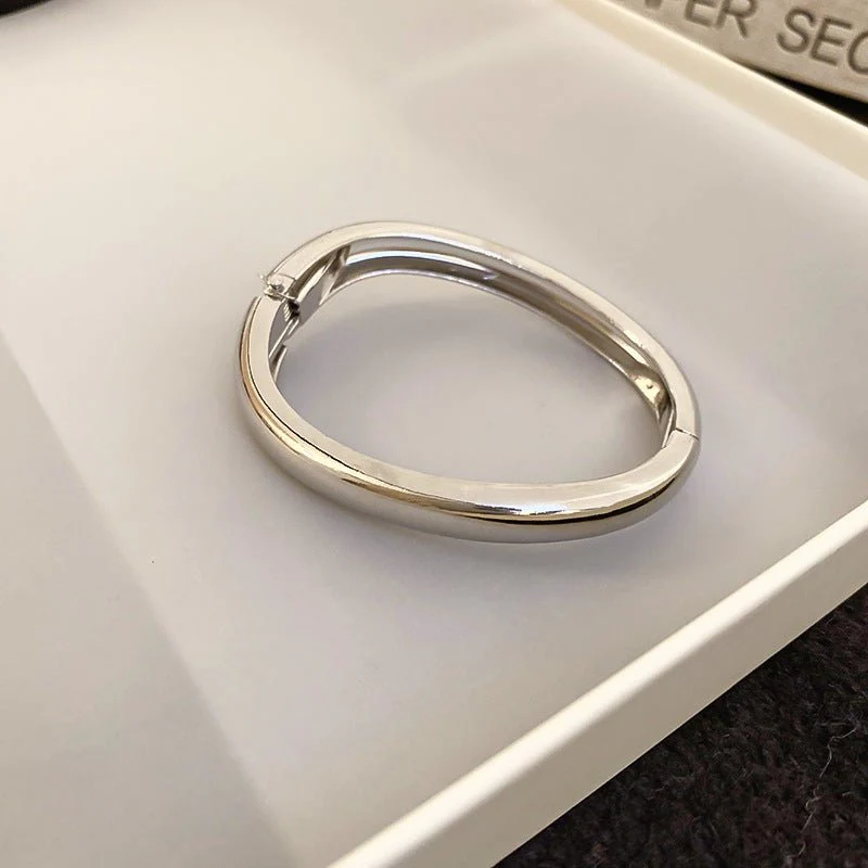 Luxury Minimalist Glossy High-grade Shiny Bracelets -   Simple Temperament Cold-Tone Bangles (MAC242) - Image 5