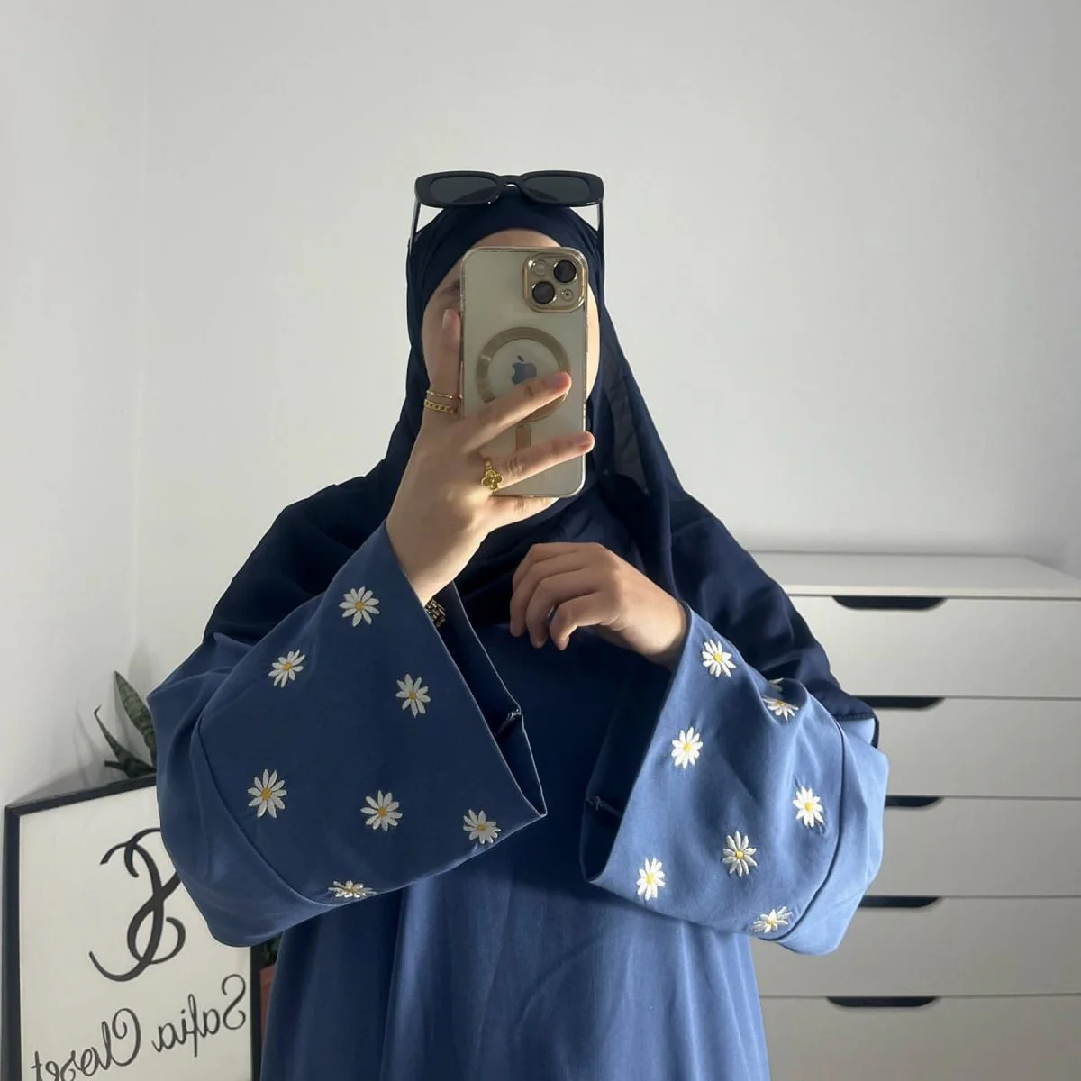 Daisy-Embroidered Abaya (MA089) - Image 4
