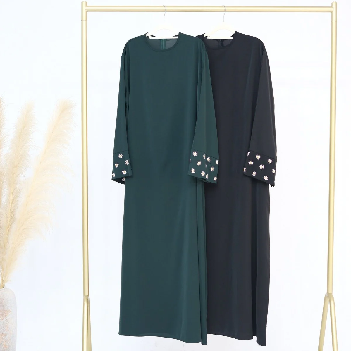 Daisy-Embroidered Abaya (MA089) - Image 7