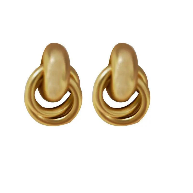 MAC064 Interlocking Circle Earrings - Image 4