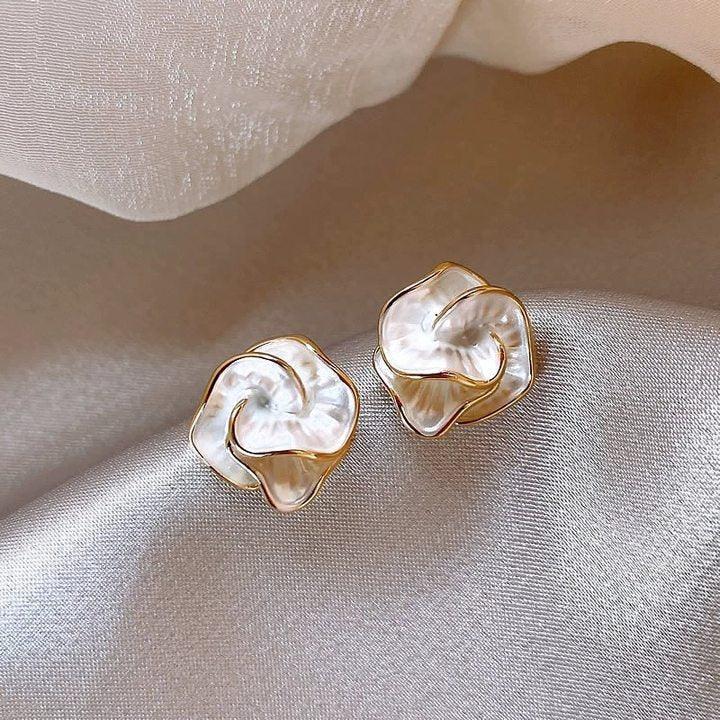 MAC097 French Style High-end Light Luxury Earrings - Image 2