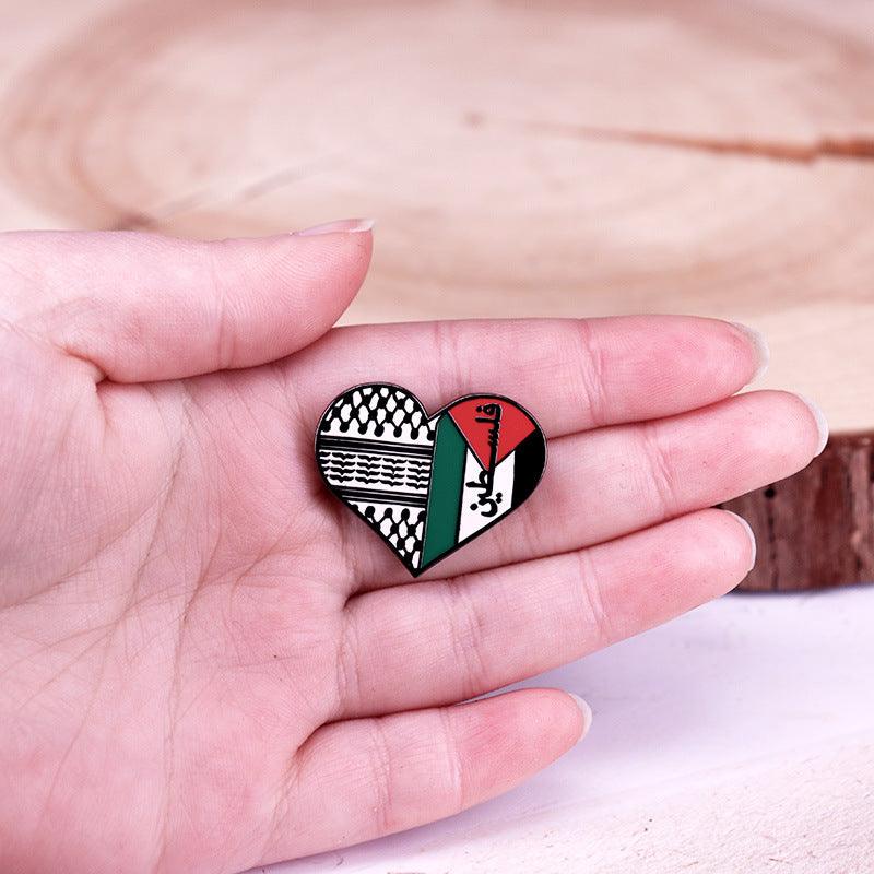MAC114 Palestine Keffiyeh Heart Enamel Badge Brooch - Image 3