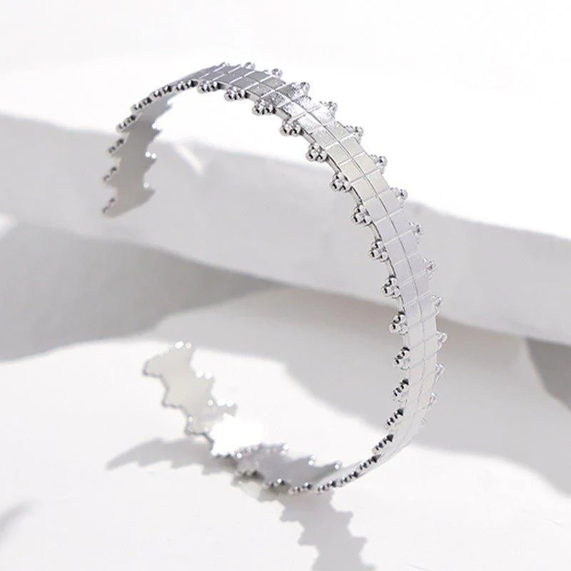 MAC143 Titanium Steel Colorfast Adjustable Bracelet - Image 3