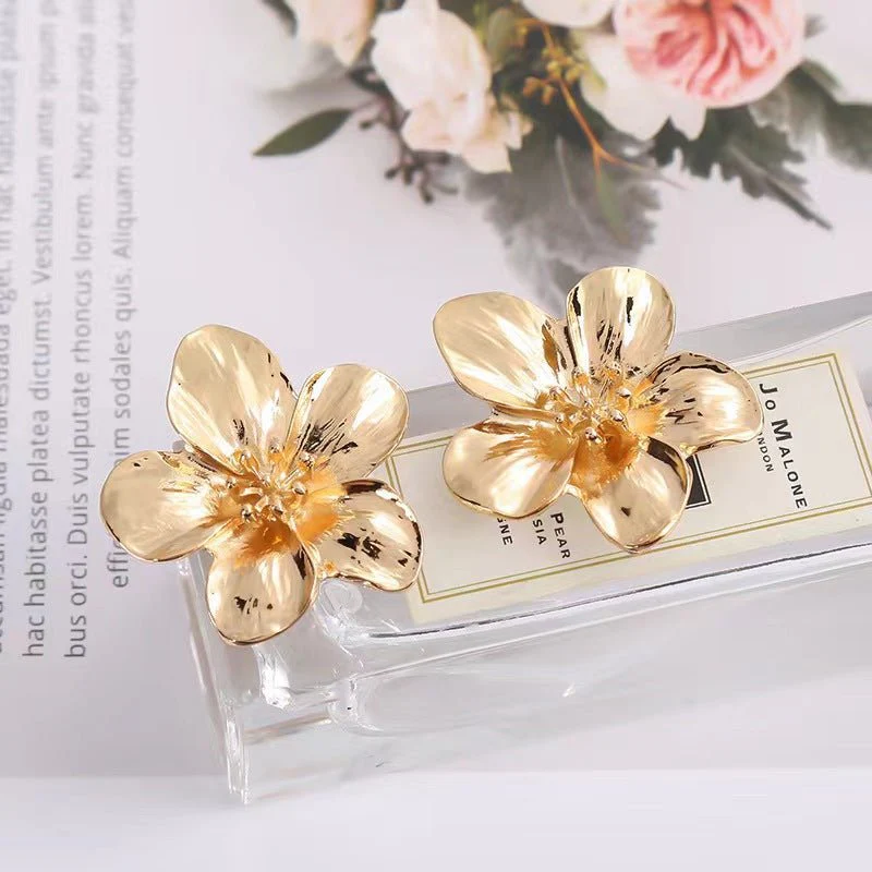 MAC170 Retro Simple Alloy Flower Stud Earrings - Image 5