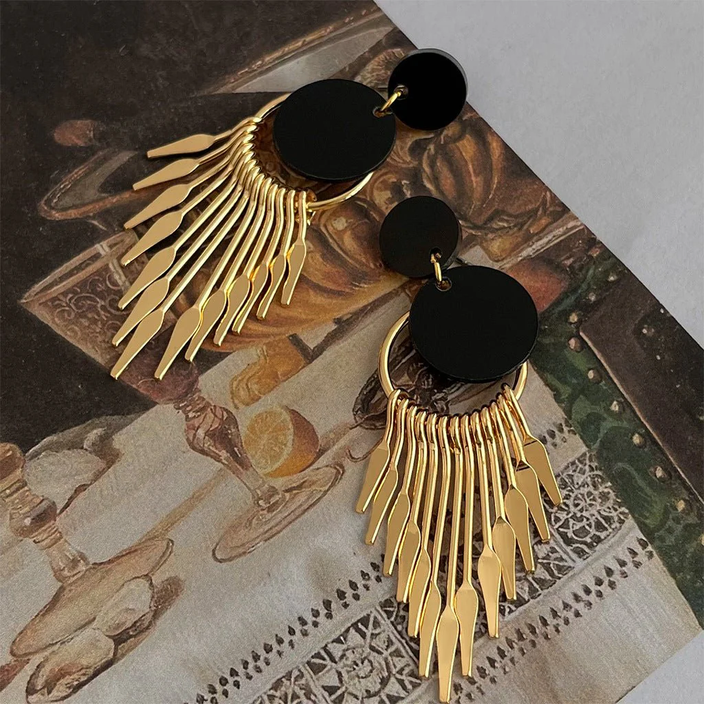 Medieval Tassel Black Gold Earrings(MAC197) - Image 3