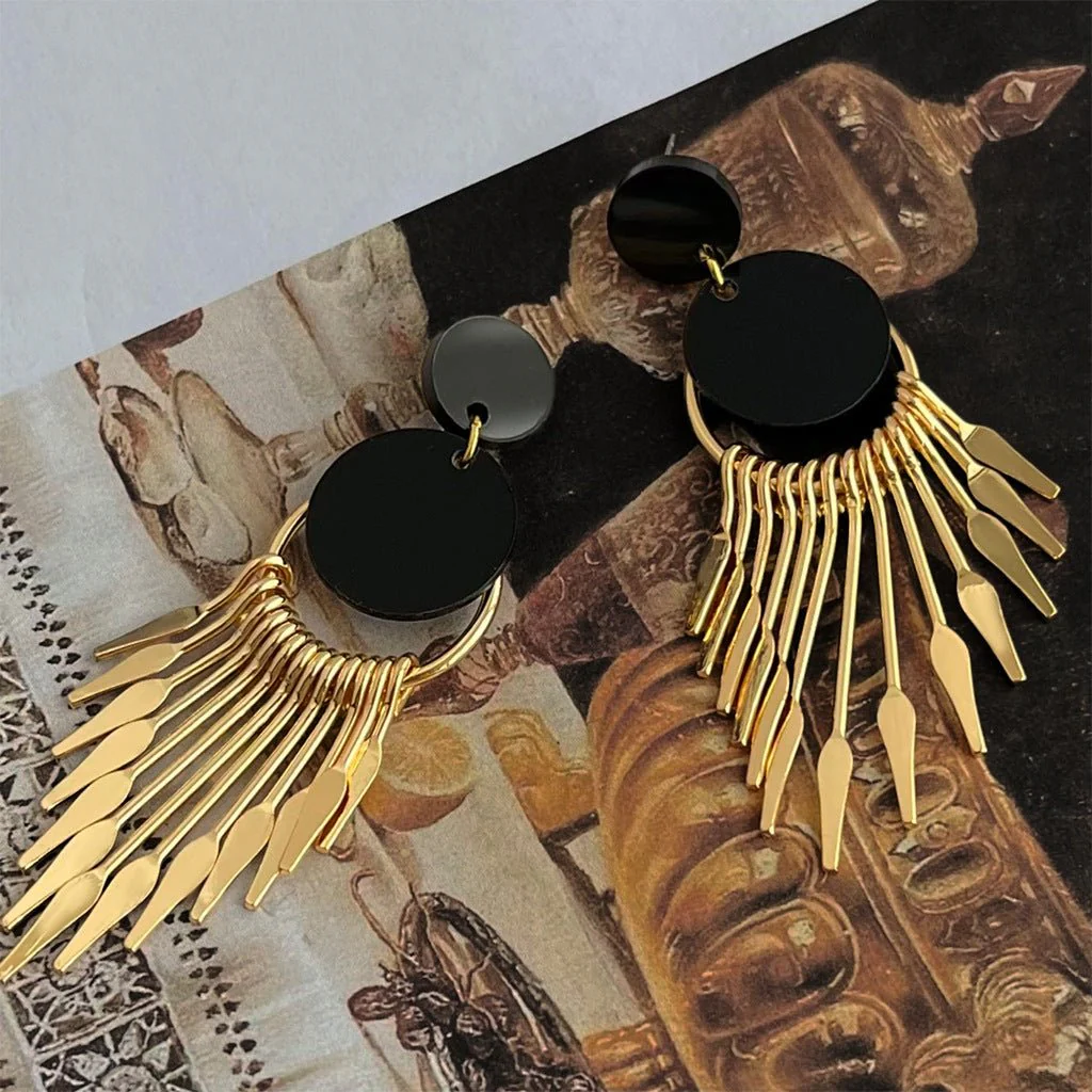 Medieval Tassel Black Gold Earrings(MAC197) - Image 4