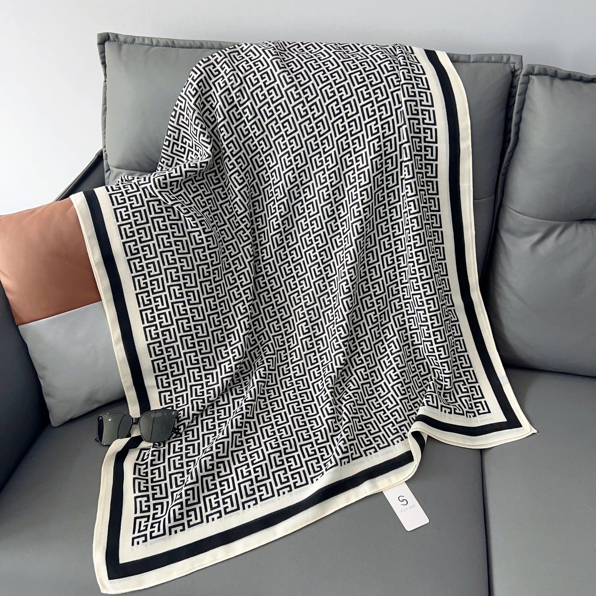 MH057 Lettered Rayon And Linen Hijab - Image 9