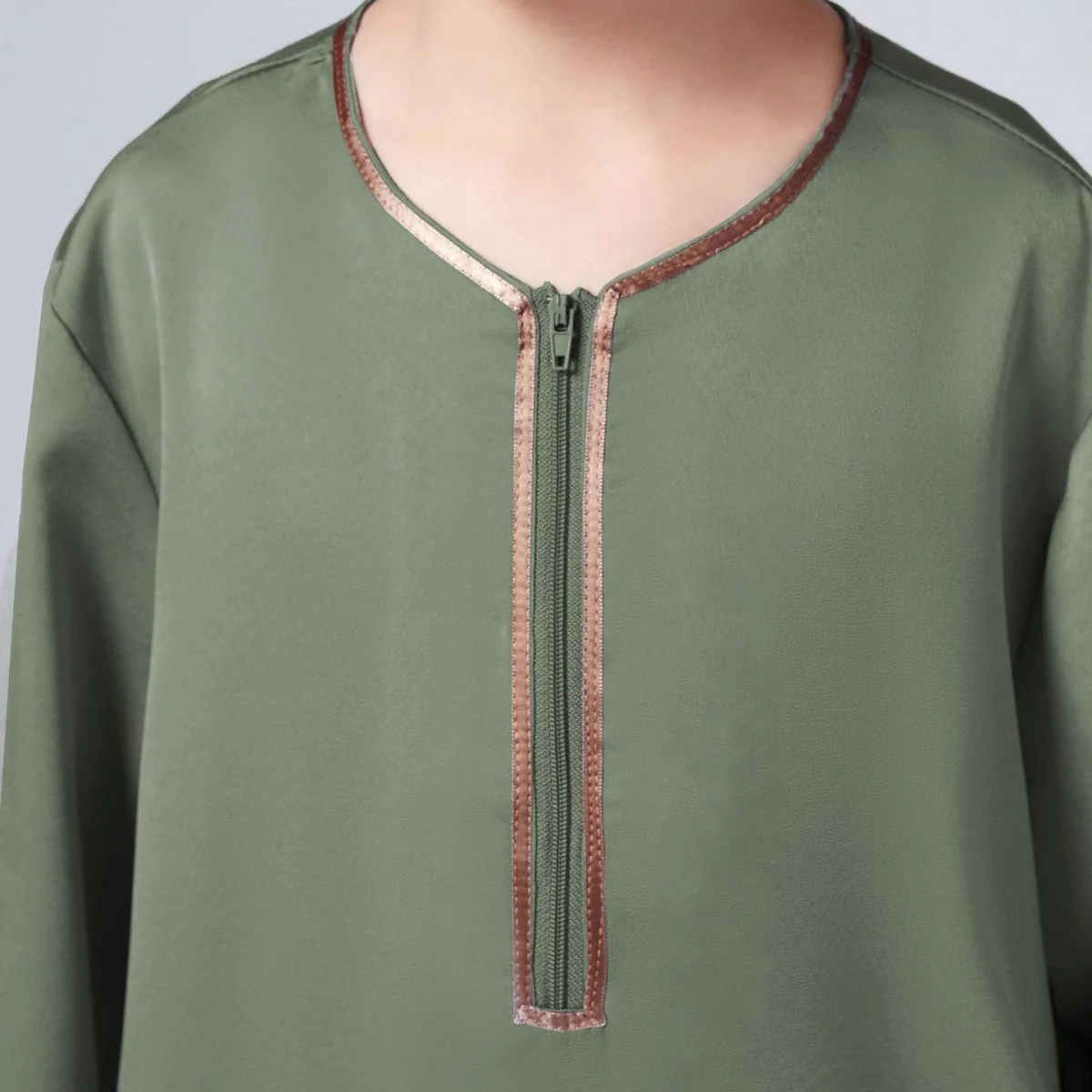 MKB006 Boys Satin Round Neck Simple Thobe - Image 3