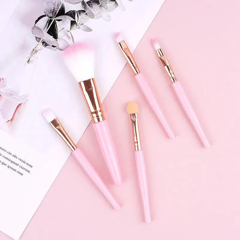 MMU022 mini eyeshadow brush - Image 2