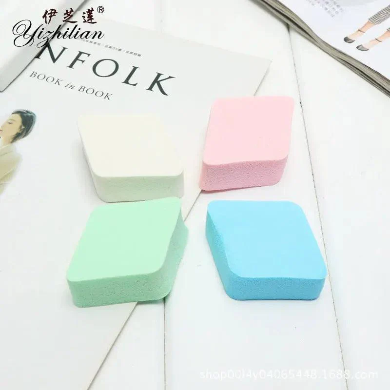 MMU035 Yizhilian 4pcs Heart Puff Blender Set - Image 3