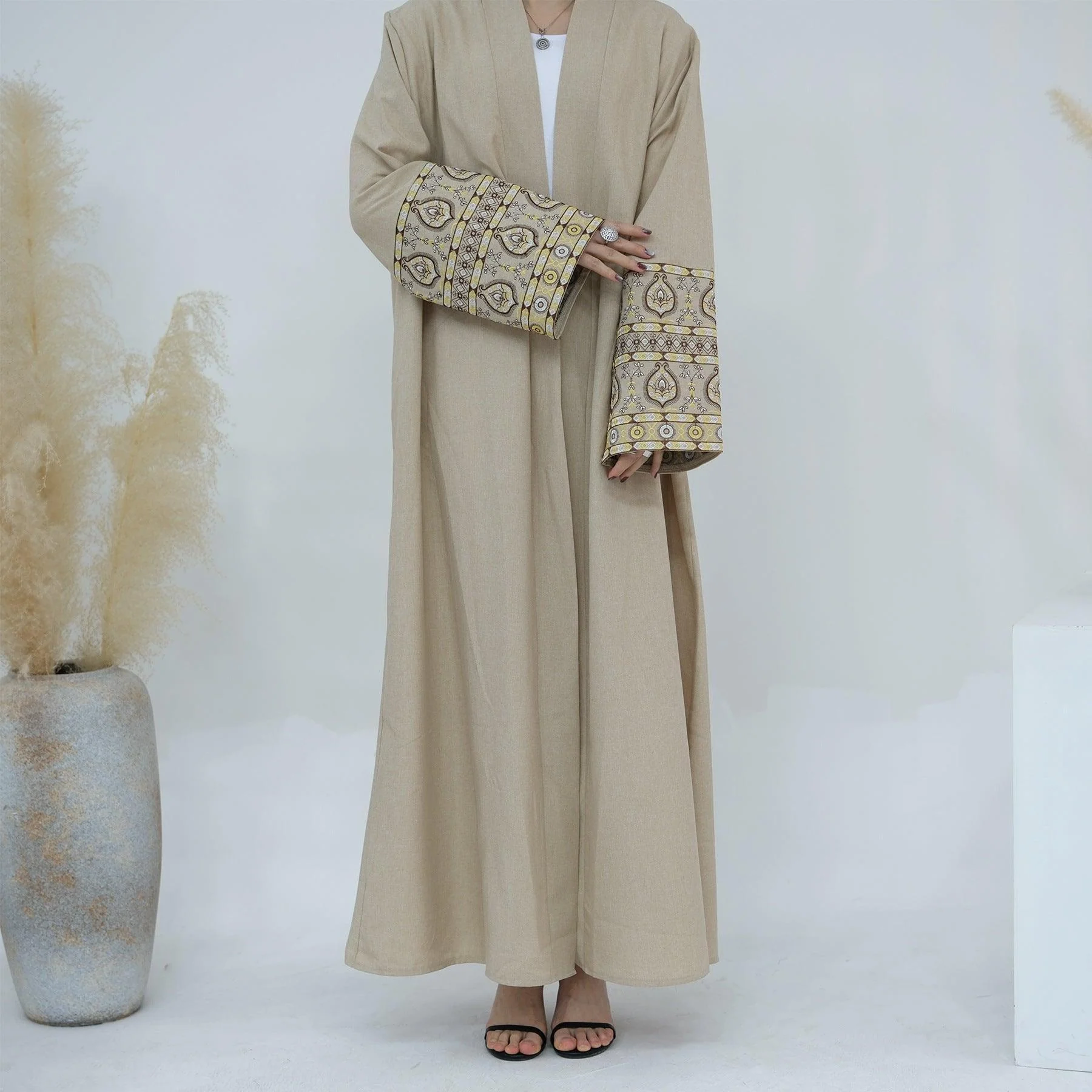 Exquisite Embroidery Set Open Abaya (MOA039) - Image 3