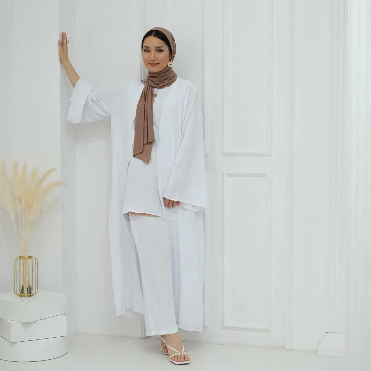 Sleeveless Top and Pants 3-Piece Set Abaya (MOA076) - Image 3