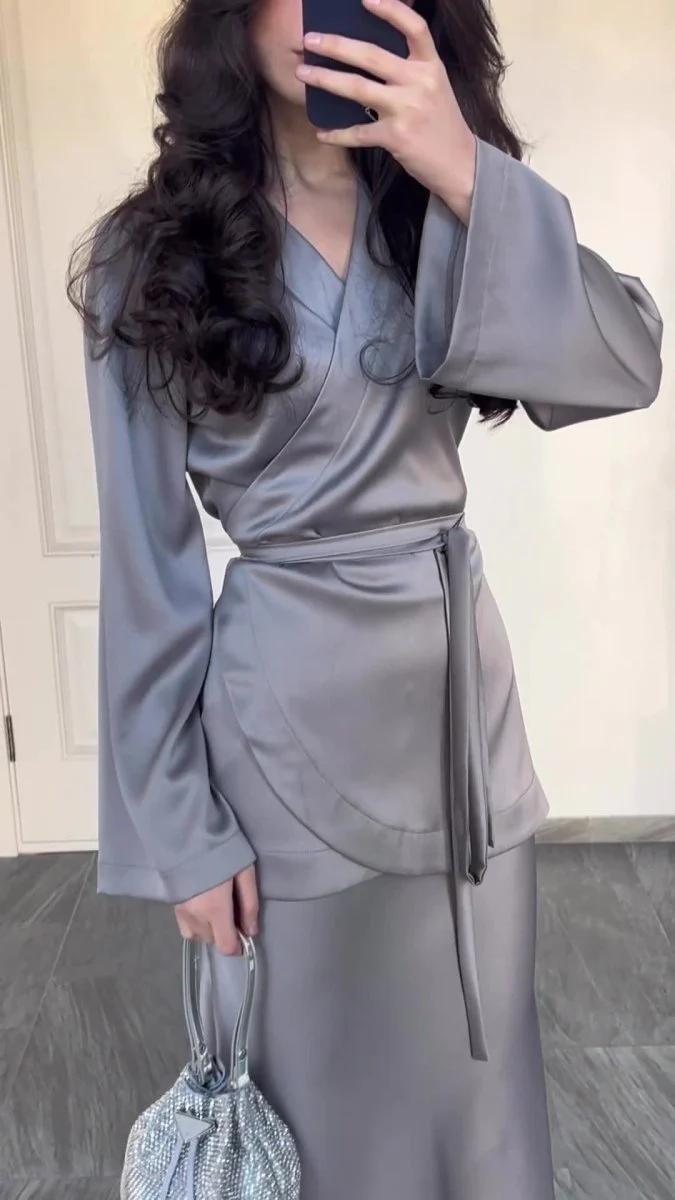 Modest Two-Piece Set Elegant Grey Satin Splicing Waist Abaya Dress Suit (MA206) - Image 7